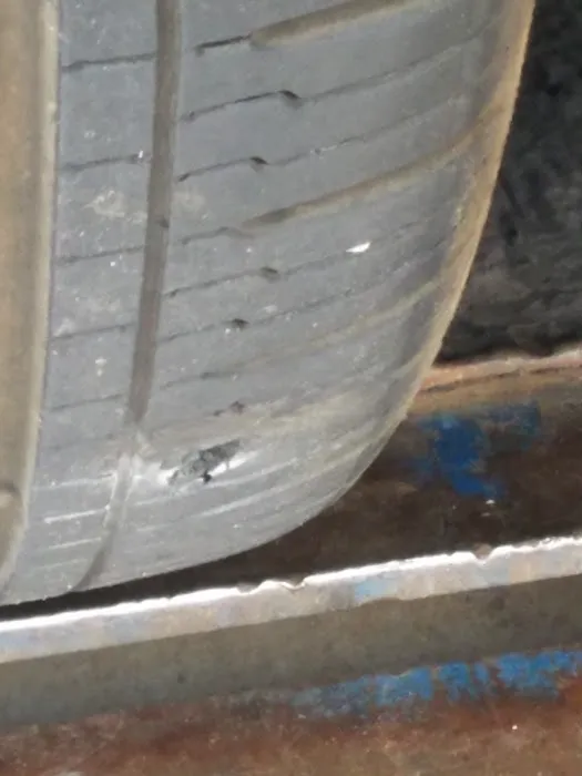 Los Reyes Tire Shop 8