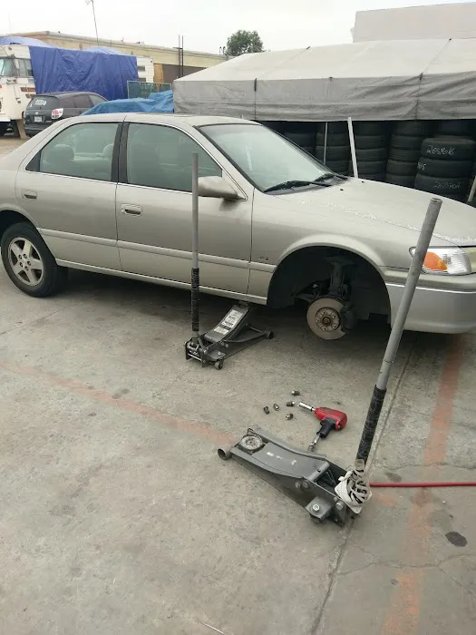 David's Tires 8