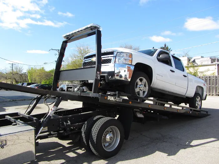Buck's Towing Service 3