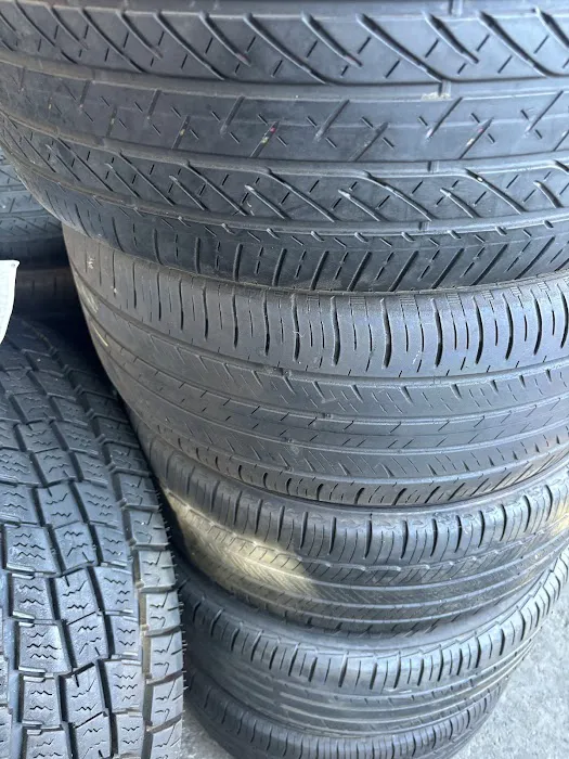 Los Reyes Tire Shop 0