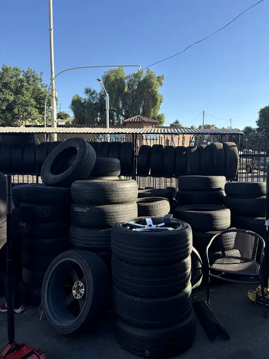 Los Reyes Tire Shop 2