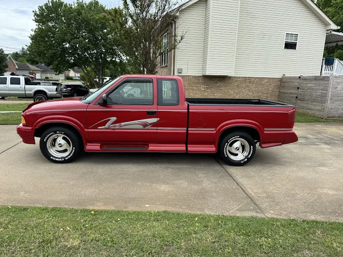 MaxXx'd Out Auto Body & Towing 0