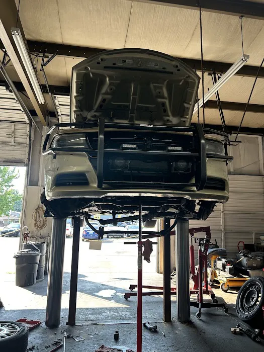Raffee's Auto Shop 9