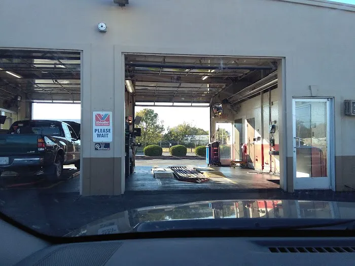 Valvoline Instant Oil Change 4