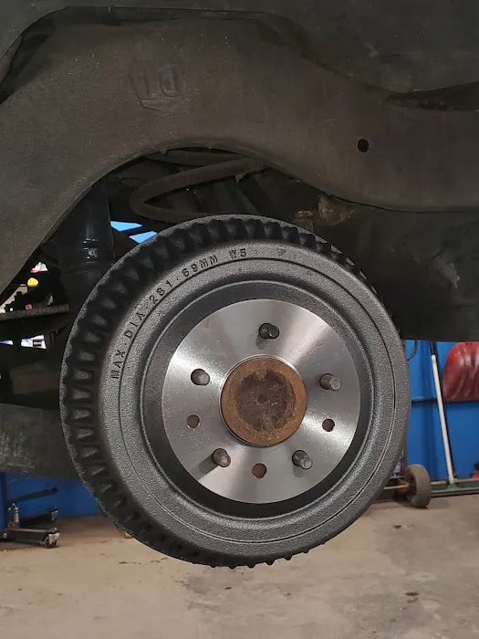 Daves Automotive Repair & Towing 8
