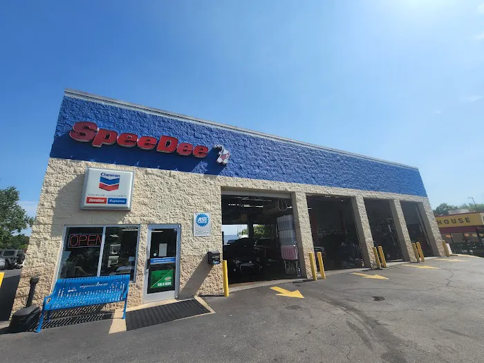 SpeeDee Oil Change & Auto Service 1