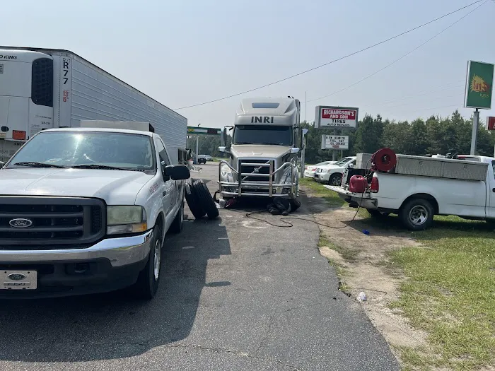 Richardson's and Son Tire and Auto Repair 4
