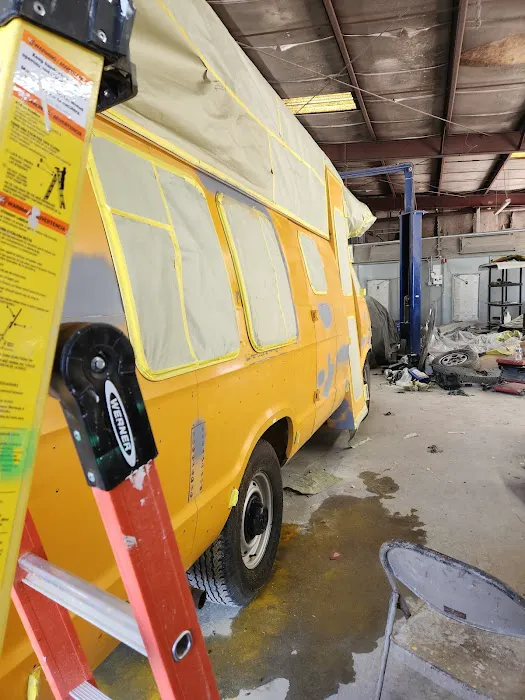 Davila's Body Shop 8