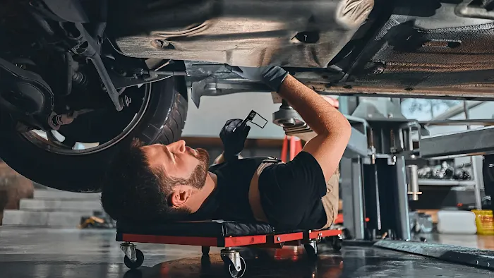 Quiroz Auto Center 5