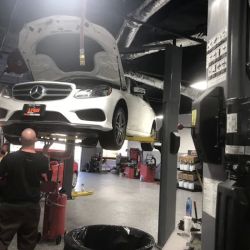 Montclare Auto Repair ico