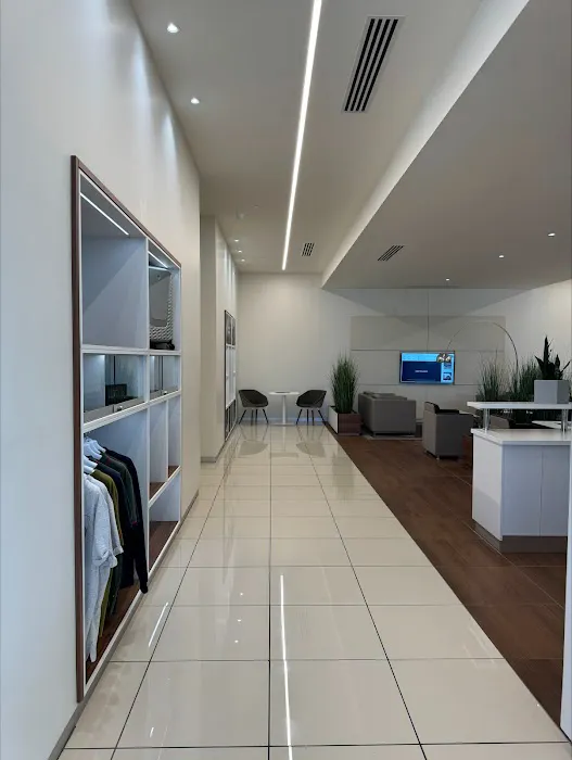 Land Rover Service Center 1
