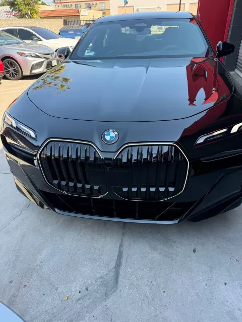 2 Friends Auto Body 0