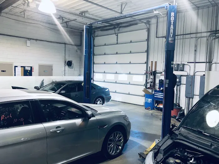 Tom & Ed's Autobody of Crown Point 8