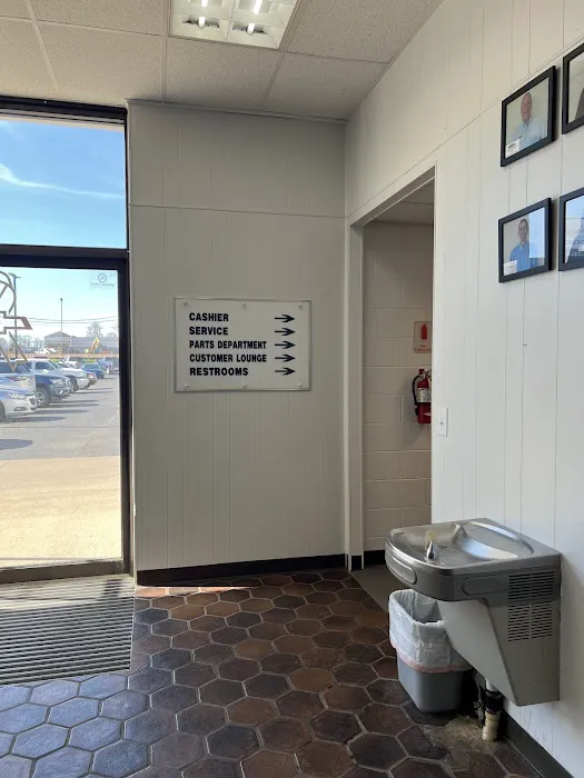Tyler Chevrolet Service Center 6
