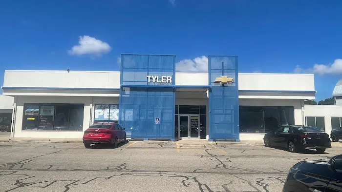 Tyler Chevrolet Service Center 5