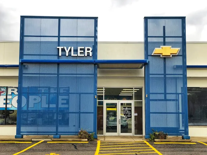 Tyler Chevrolet Service Center 9