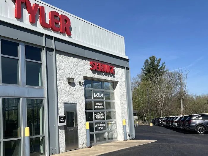 Tyler KIA Parts Center 4