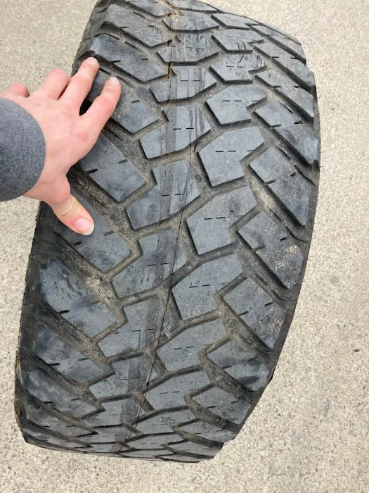 Carl's Tire 5