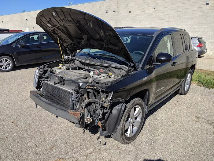 Broadmoor Motors Auto Body 3