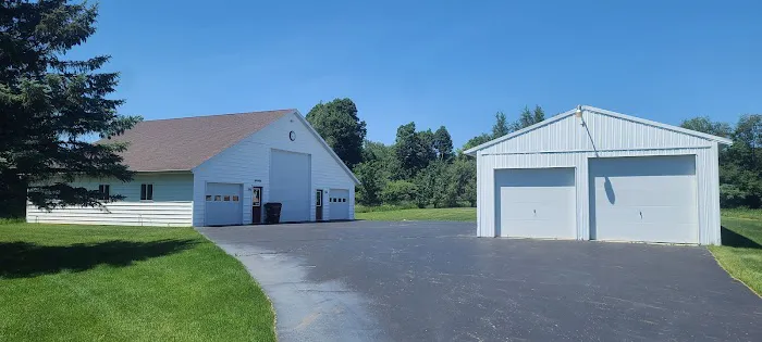 TJ's Custom Garage 0