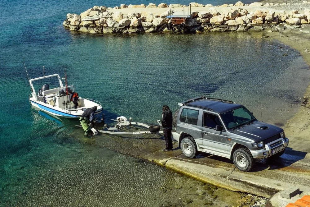 Tips for Safe Towing of Boats: Expert Advice and Real Stories for Smooth Boat Transport