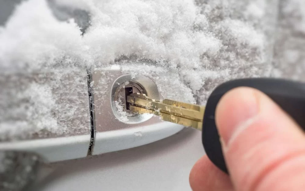 What to Do If Your Car Locks You Out on a Cold Night