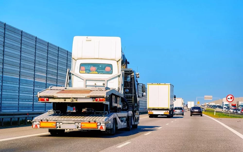 Reliable Towing for Semi-Trucks on Highways: Essential Services for Truck Drivers