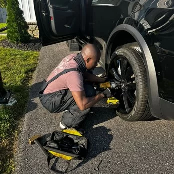Flat Tire Roadside Help: Quick and Easy Steps to Handle a Flat Tire