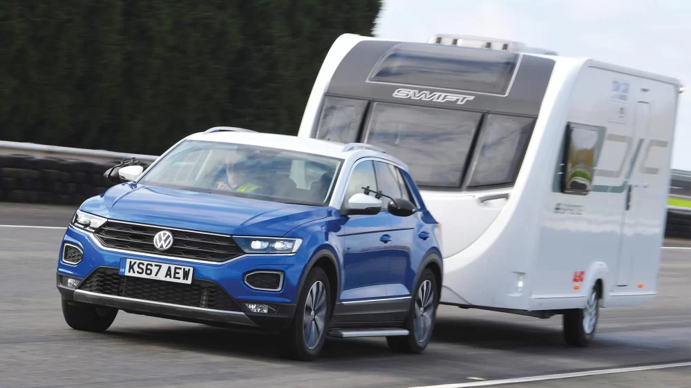 Essential Guide to Motorhome Towing Assistance: Expert Help When You Need It