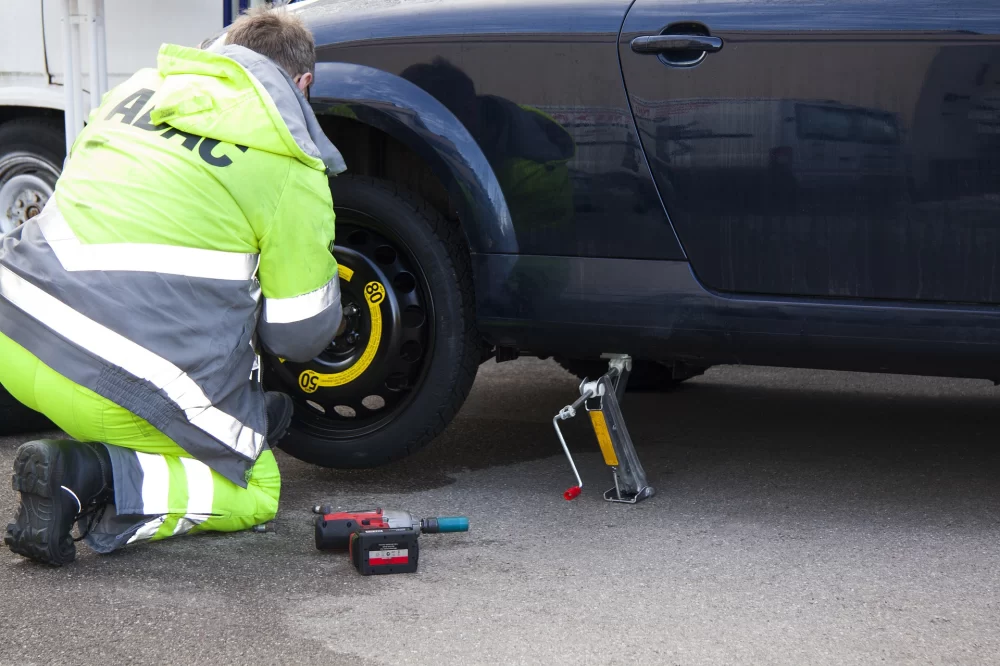 Fast Flat Tire Repair on Highways: Essential Tips for Quick Roadside Assistance