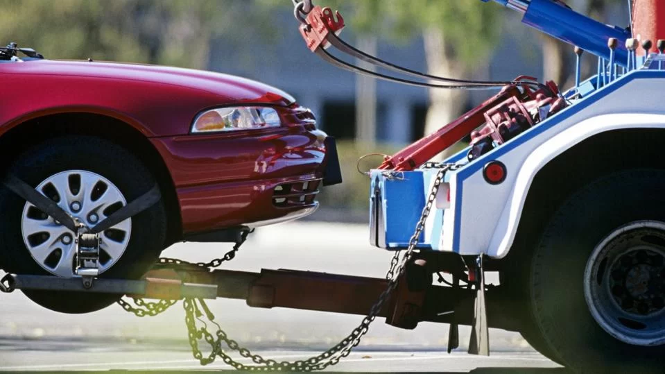 Best Services for Getting Your Car Back on the Road: Towing and Roadside Assistance