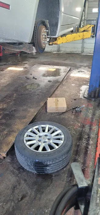 Roadway Auto Center - Auto Repair, Tires, & Oil Change 0