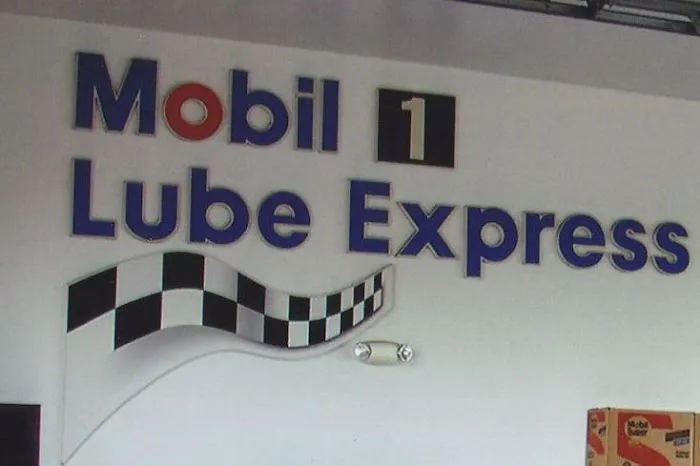 Mobil 1 Lube Express 9