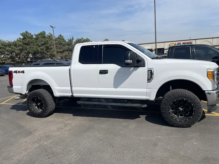 Golden Star Auto Glass 3