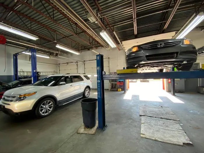 The Brothers Auto Center 8