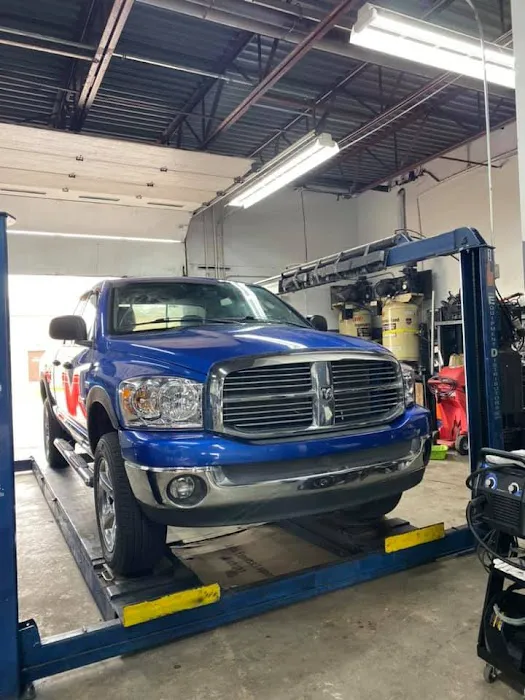 The Brothers Auto Center 7