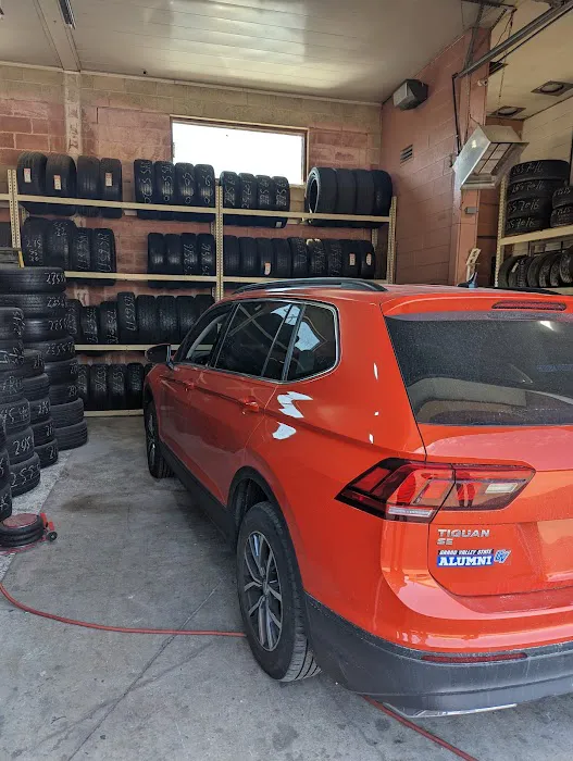 Kelly Tires 0
