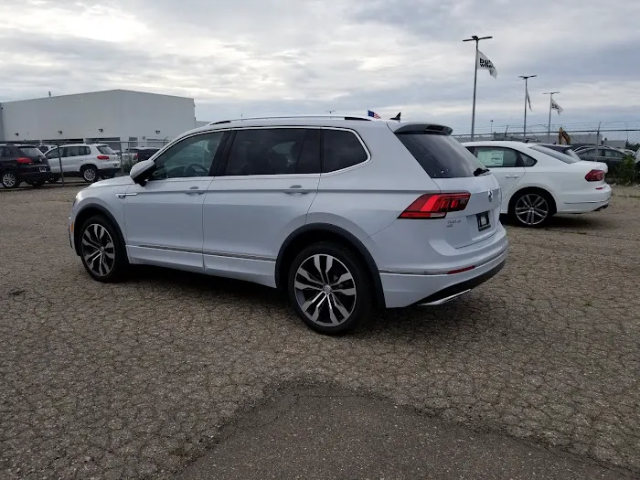 Vyletel Volkswagen Parts Department 7