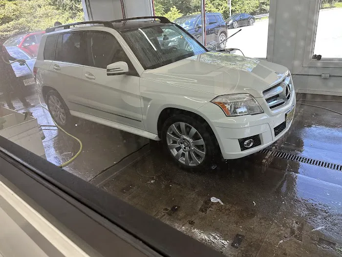 Ace Hand Car Wash 4