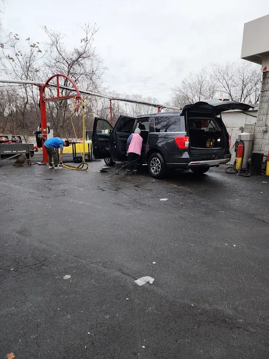 4 Seasons Car Wash 0