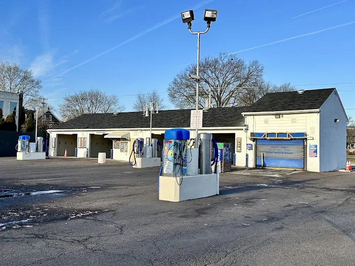 Tom's Carwash 1
