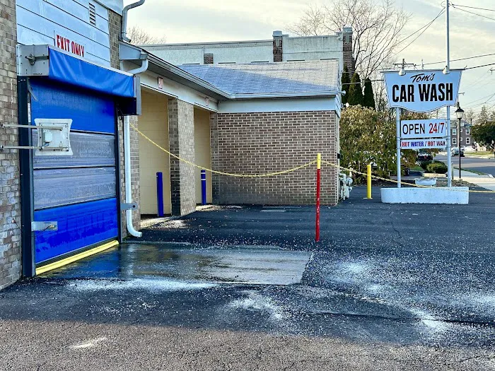 Tom's Carwash 3