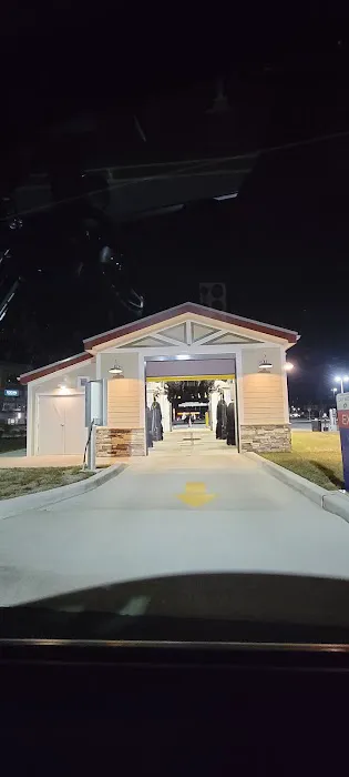Royal Farms Car Wash 1