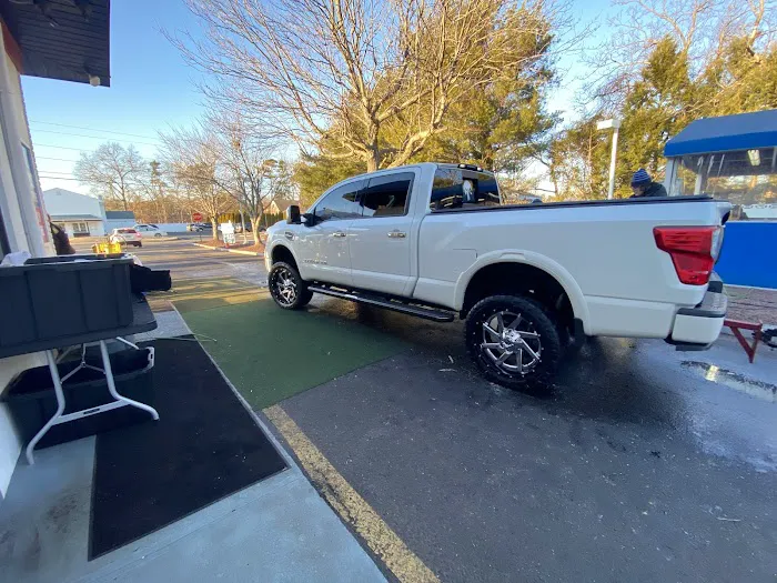 Holiday Car Wash 1