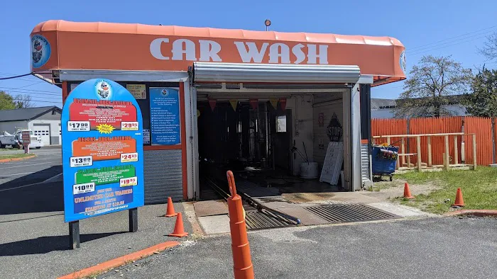 Little Ducky's Car Wash LLC 0