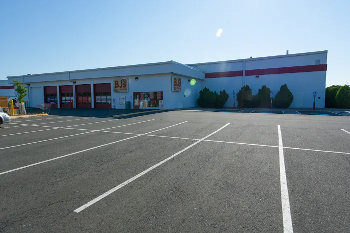 BJ's Gas Station 4