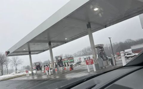 BJ's Gas Station