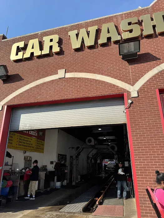 Spring Garden Wash & Lube Inc 3