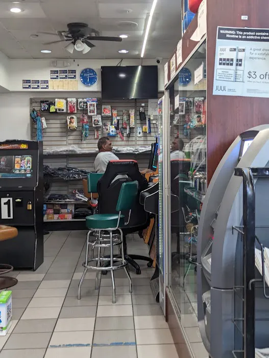Caln Gas and Smoke Shop 0