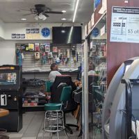 Caln Gas and Smoke Shop